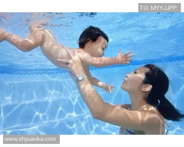 婴儿游泳对宝宝身心发展的益处及注意事项全解析 婴儿游泳对宝宝身心发展的益处及注意事项全解析