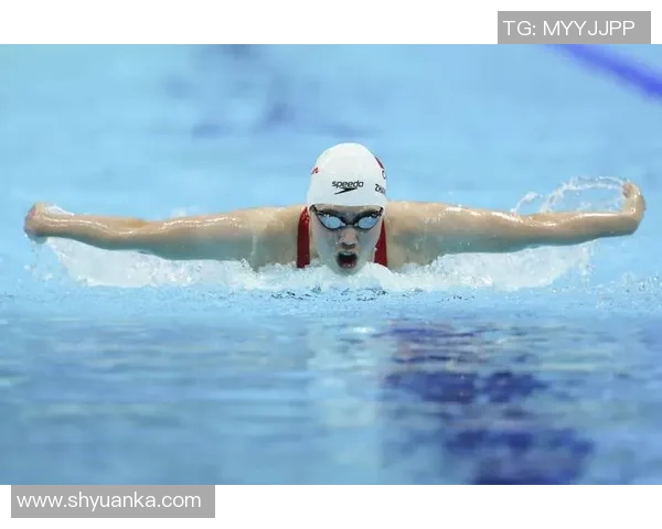 蝶泳比赛精彩纷呈 游泳健儿展现速度与技巧的极致对决 蝶泳比赛精彩纷呈 游泳健儿展现速度与技巧的极致对决