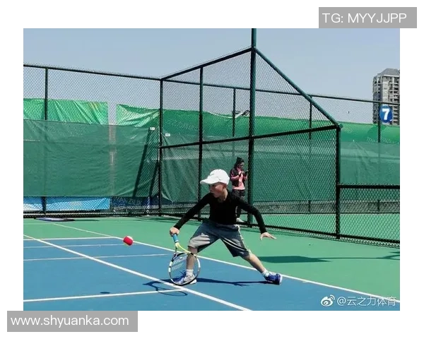 重庆网球队的反击革新之路：重塑战术与团队协作的新篇章