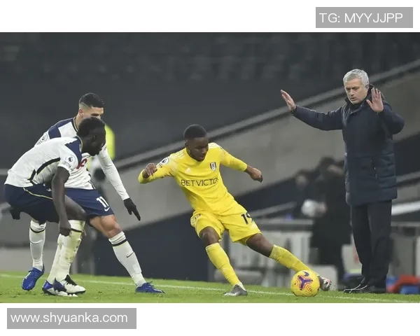 深圳羽毛球队战术争议引发热议球迷与专家各执己见探讨未来发展方向 深圳羽毛球队战术争议引发热议球迷与专家各执己见探讨未来发展方向